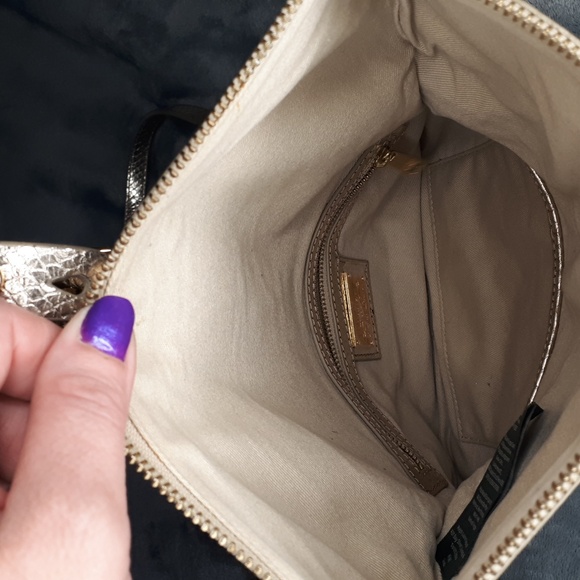 Ralph Lauren~Gold Croc Embossed Foldover Crossbody - Picture 5 of 10